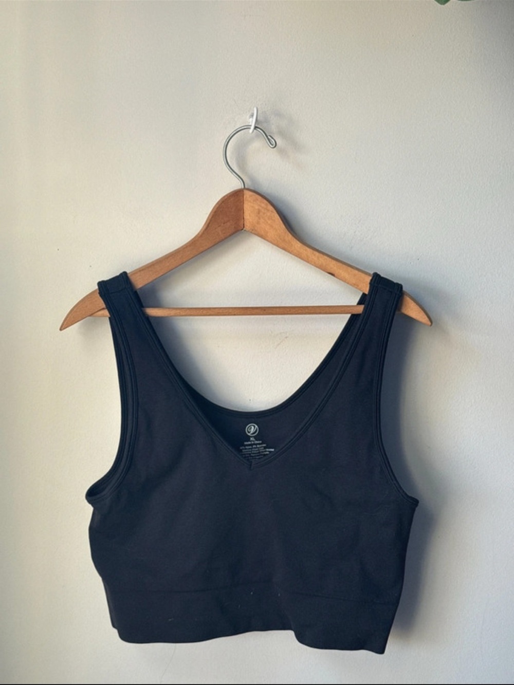 Versona Black Longline Sports Bra V Neck Cropped Tank Stretch